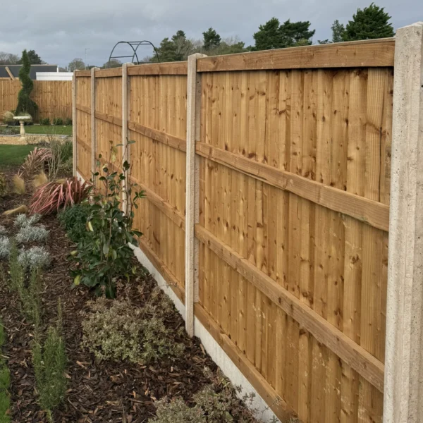 5ft 6in x 6ft premium closeboard fence panels with spruce featheredge