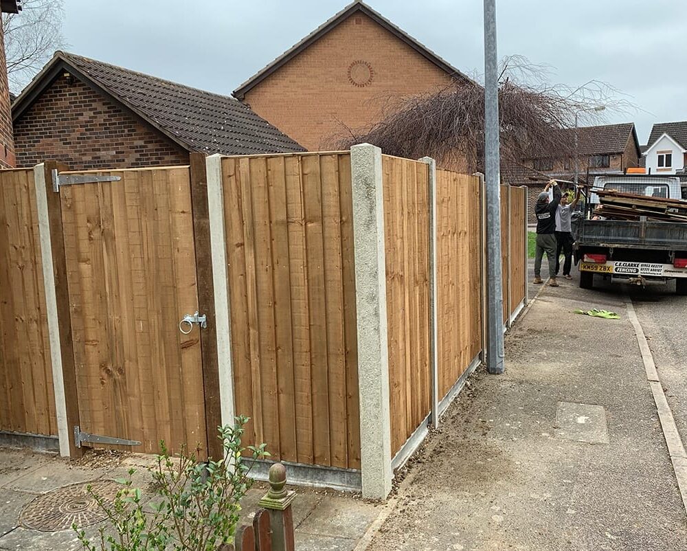 9ft (2.7m) Concrete Corner Fence Post - Lightweight